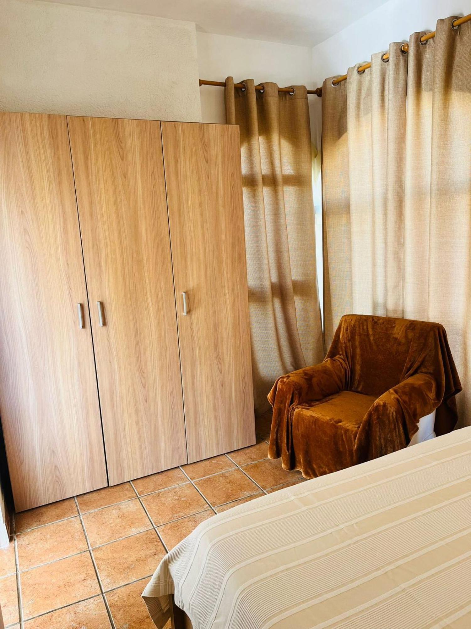 Pensjonat The House Les Deveses Zewnętrze zdjęcie