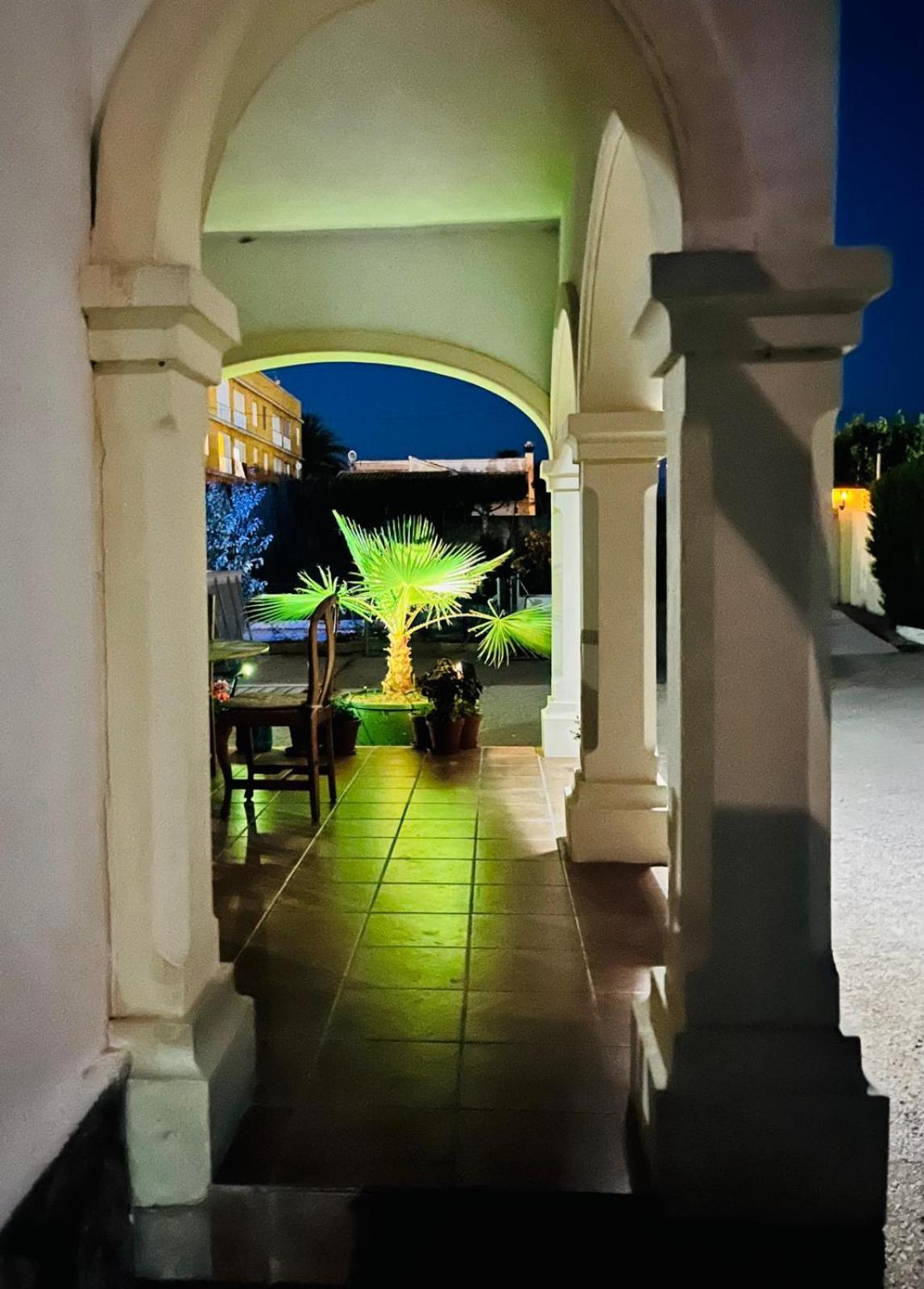Pensjonat The House Les Deveses Zewnętrze zdjęcie